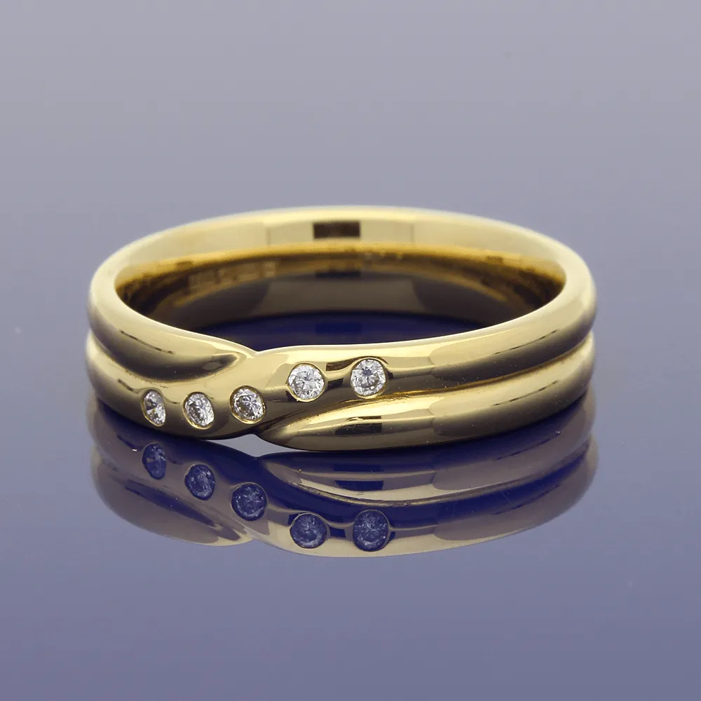 18ct Yellow Gold Cross-Over Twist Diamond Ring
