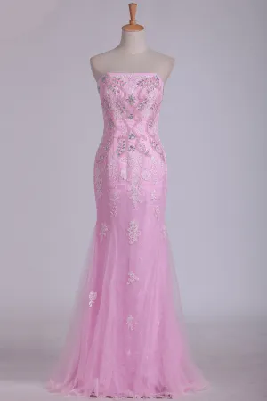 2024 Column Strapless With Beading And Applique Prom Dresses Sweep Train