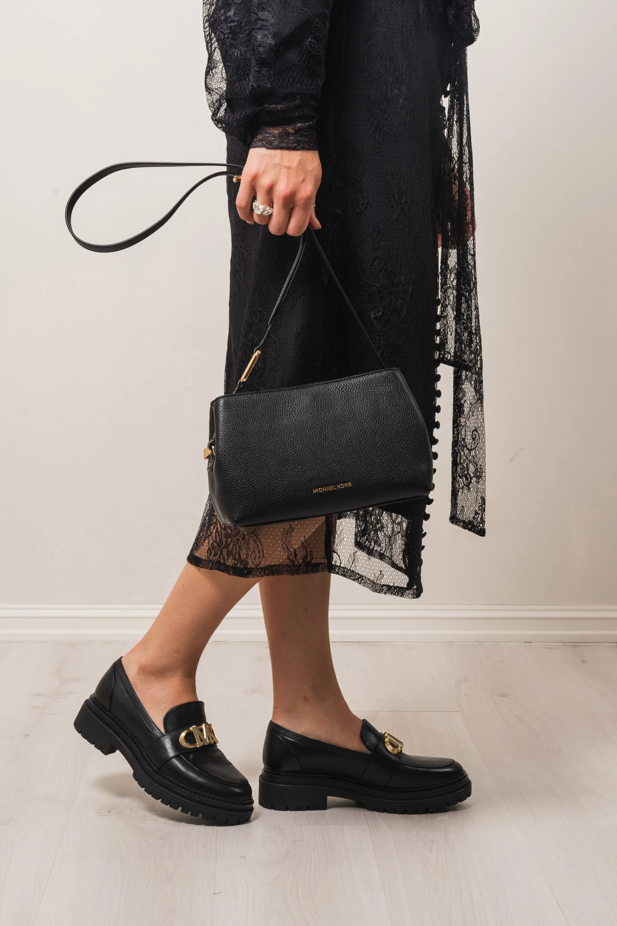 Kensington Medium Messenger Bag - Black