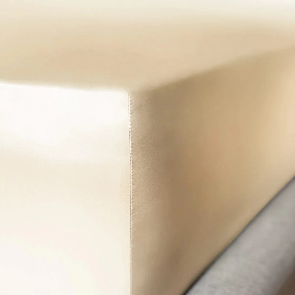 Mayfairsilk "Mulberry Silk" Bed Linen in Cream (Champagne)