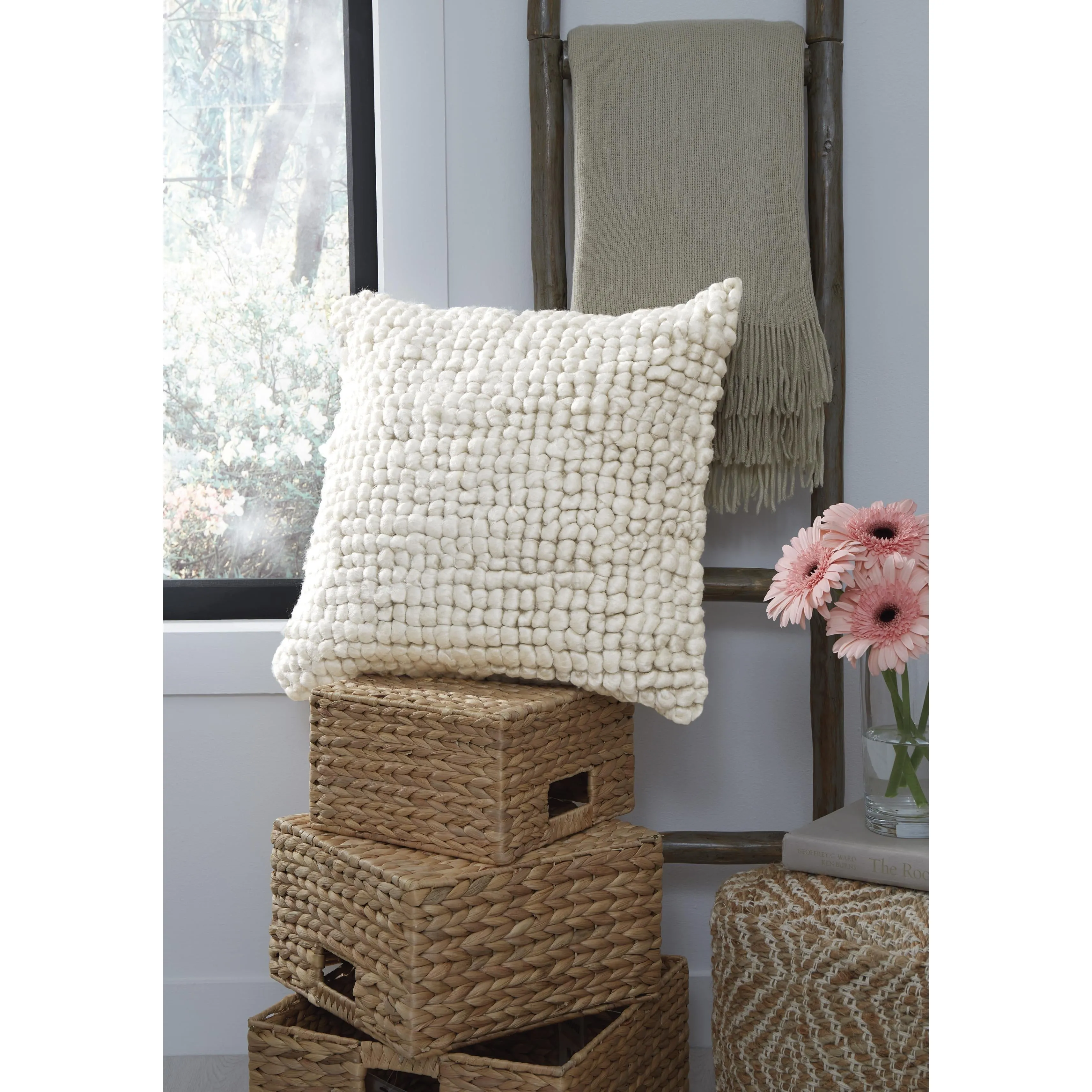 Signature Design by Ashley Aavie A1000956 Pillow