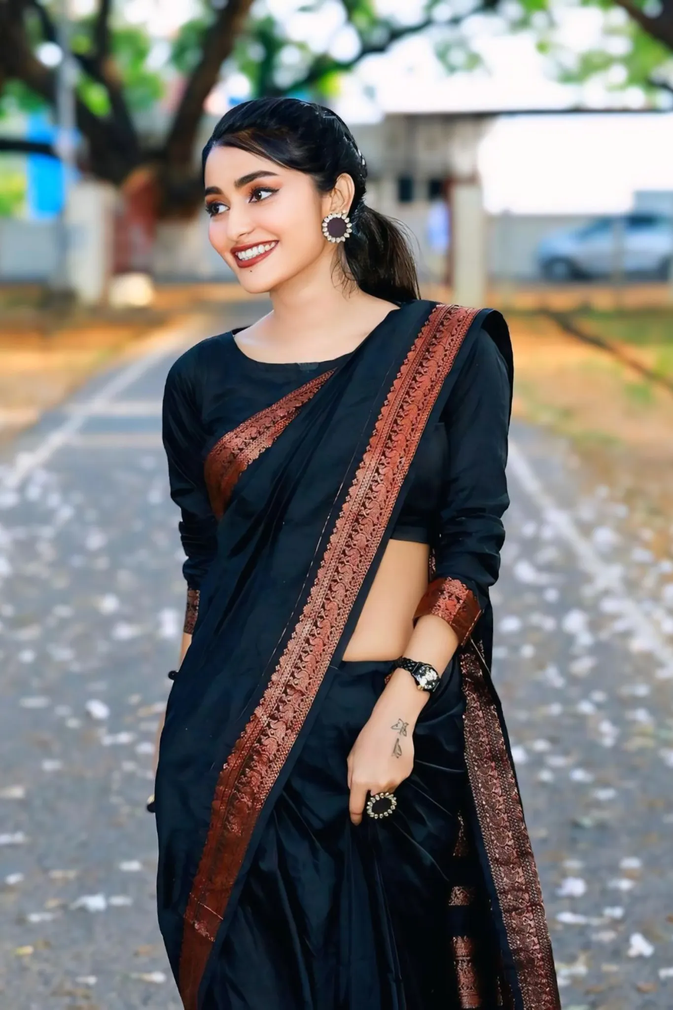 WOMEN'S HEAVY BANARASI SILK WOVEN PATTERN MODERN JACQUARD WORK MOST TRENDY